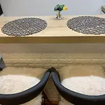 - 5 Min By Car To The & Center - Free Public Parking Apartment