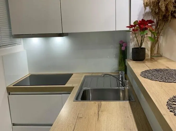 Apartman - 5 Min By Car To The & Center - Free Public Parking