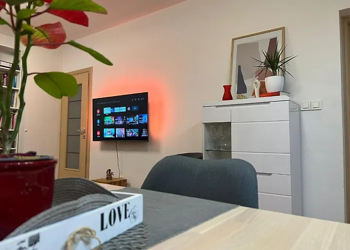 - 5 Min By Car To The & Center - Free Public Parking