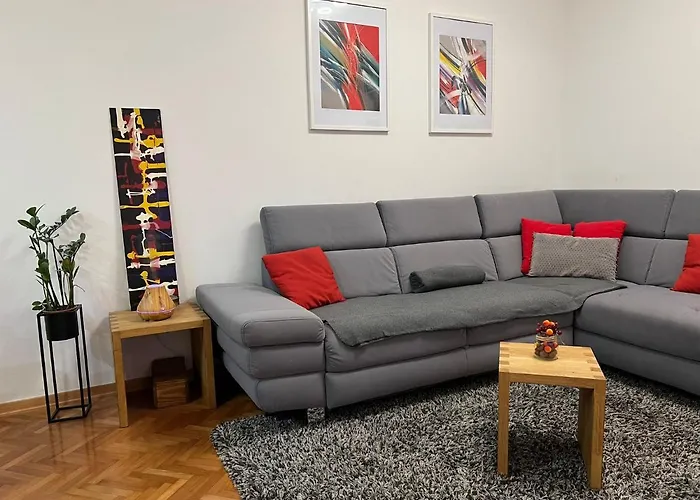 Apartman - 5 Min By Car To The & Center - Free Public Parking